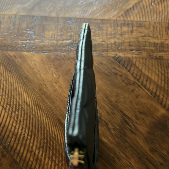 CHANEL Quilted Diamond cardholder zipped wallet. Gently used Navy Blue. - Picture 11 of 11